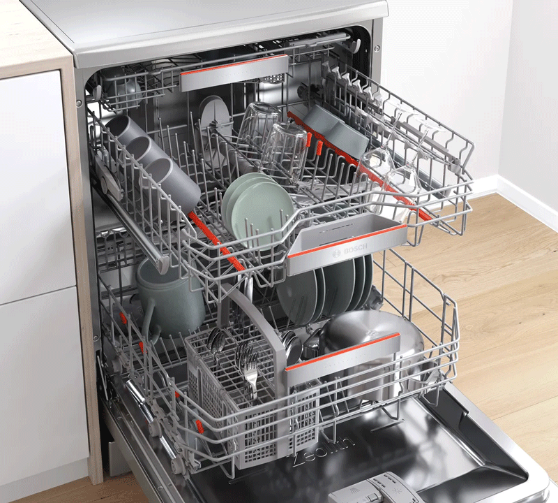 فضای داخلی ماشین ظرفشویی بوش سری 8 مدل SMS8ZDI48M